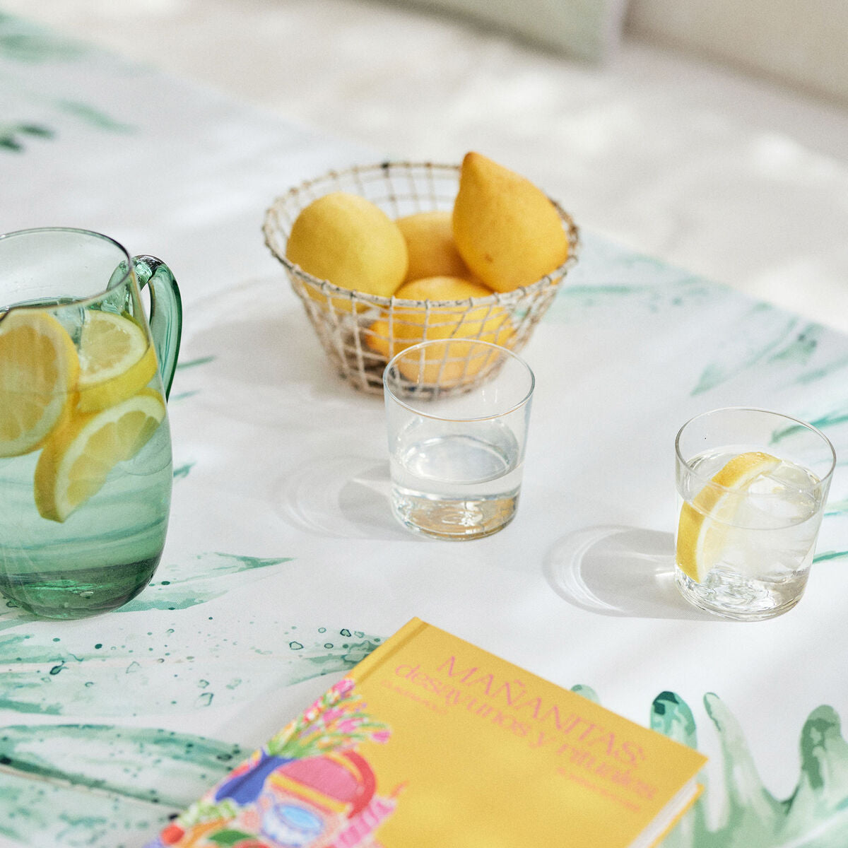 Tablecloth HappyFriday Delicate Multicolour 145 x 250 cm HappyFriday